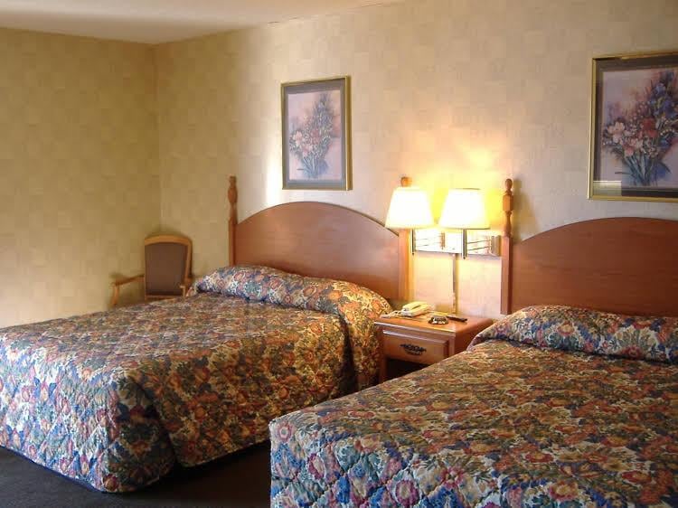 Regency Inn & Suites Greensboro - photo 4