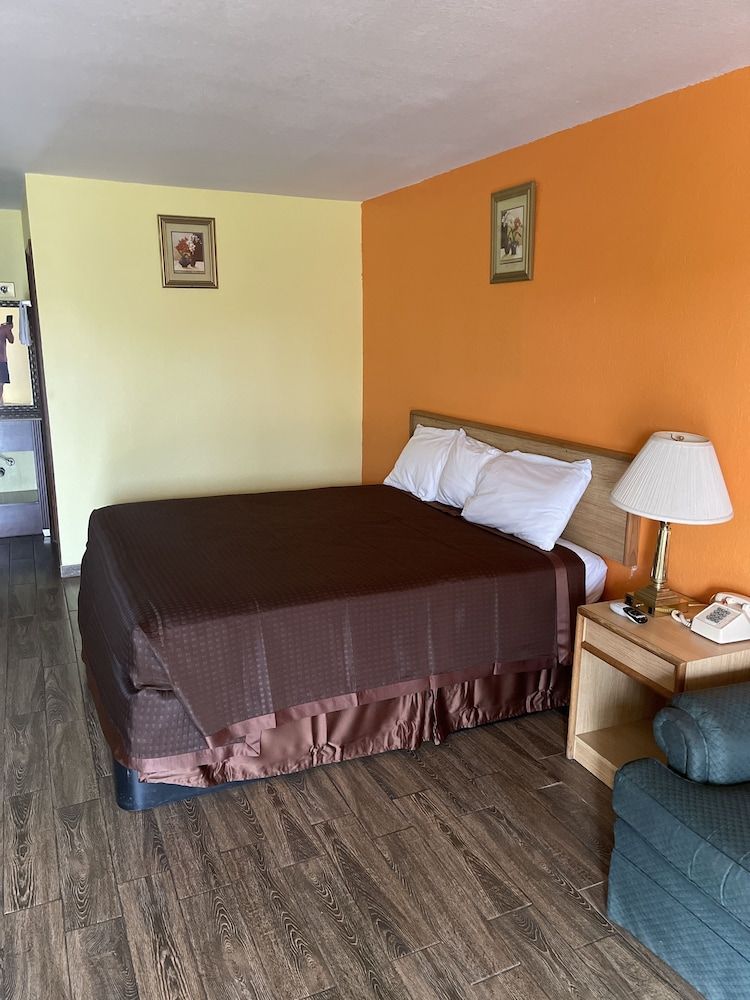 Linder Motor Lodge - photo 4