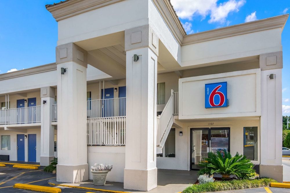 Motel 6 Opelika AL — hotel in Opelika