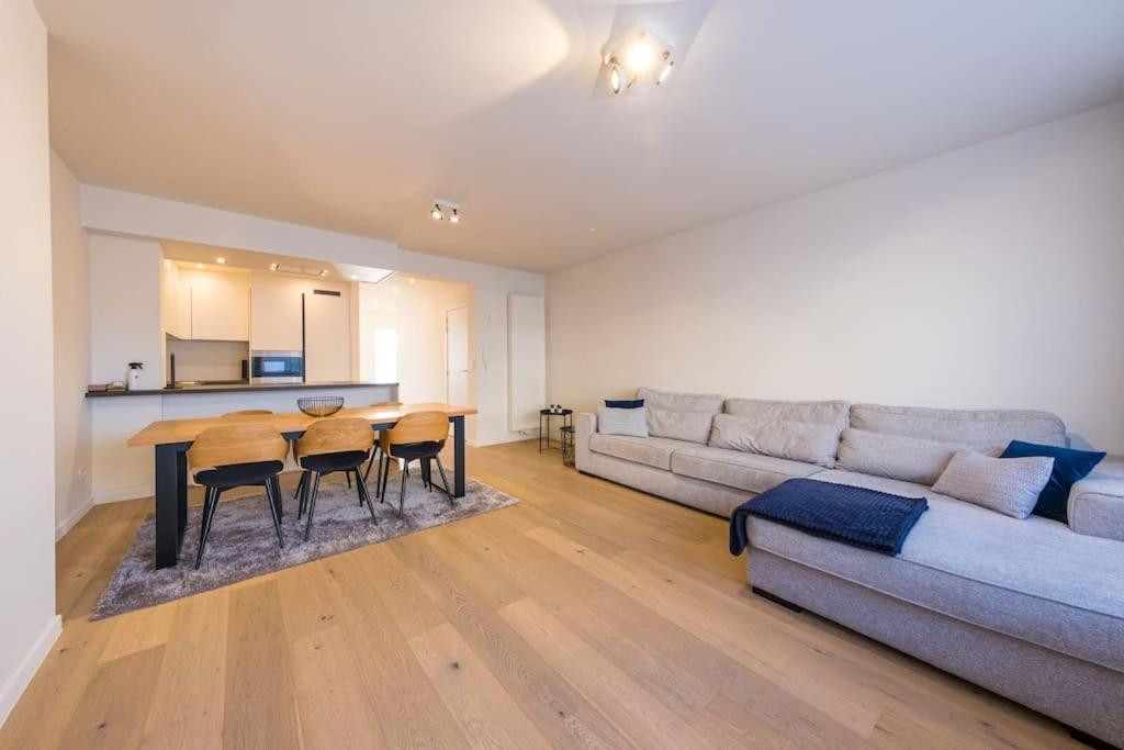Renovated 2 Bedroom Apartment in Oostende — 4-Star Luxury Hotel in Ostend, Belgium