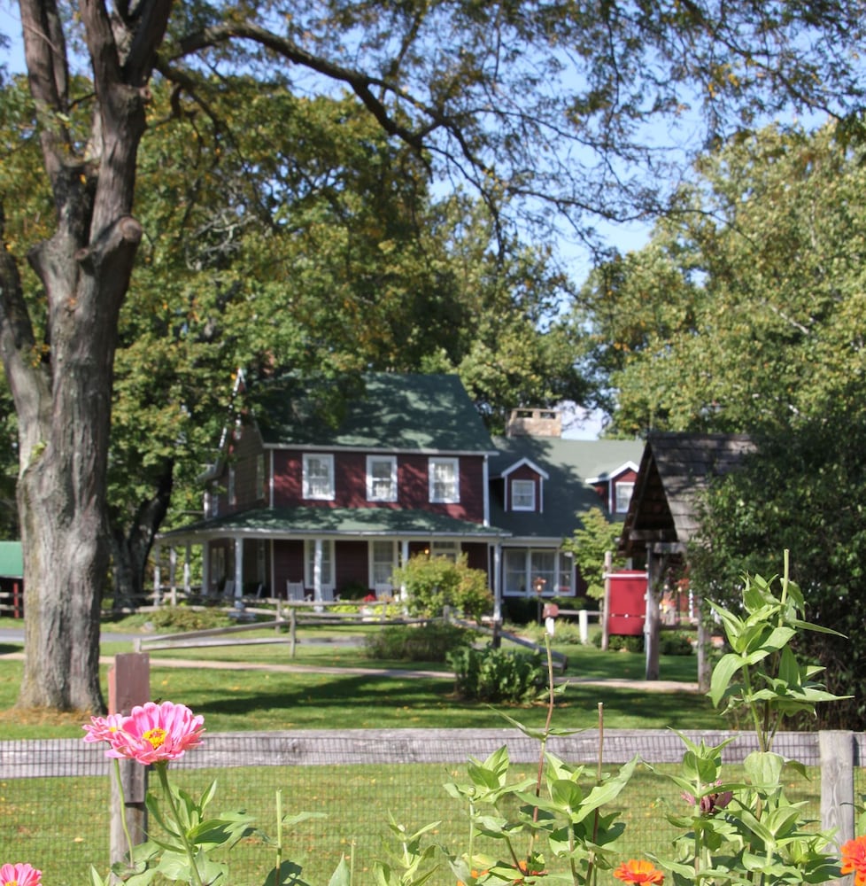 Hickory Bridge Farm Restaurant - photo 38