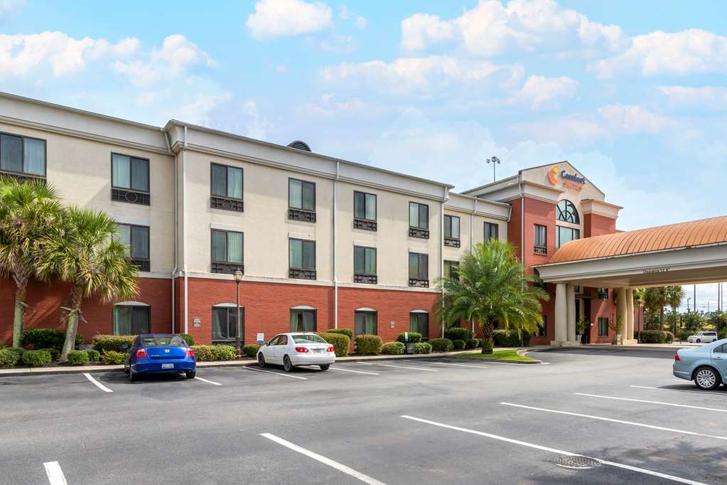 Comfort Suites Savannah North I 95 - photo 2