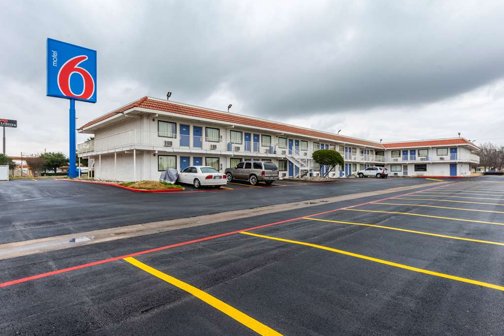 Motel 6 North Richland Hills TX - photo 8
