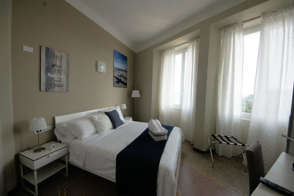 Luna Rooms in Savona, Italy