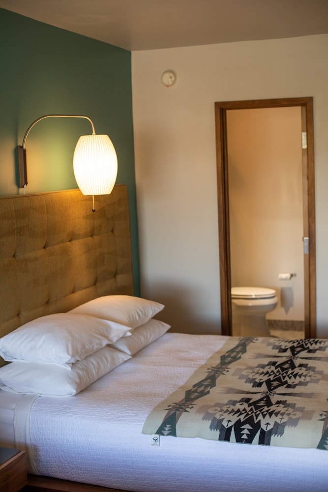 Modern Hotel - photo 35