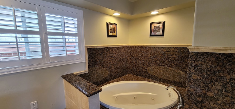 Pismo Beachwalker Inn & Suites - photo 52