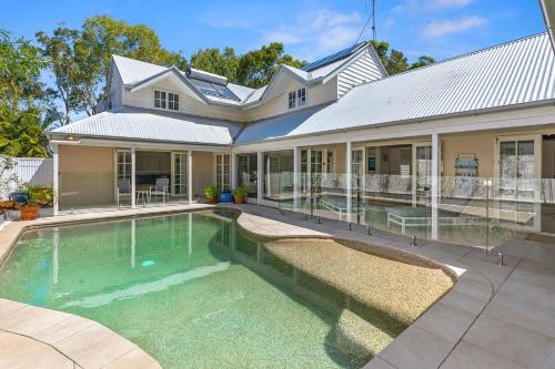 Dwyer St Hamptons Haven — Sunshine Beach