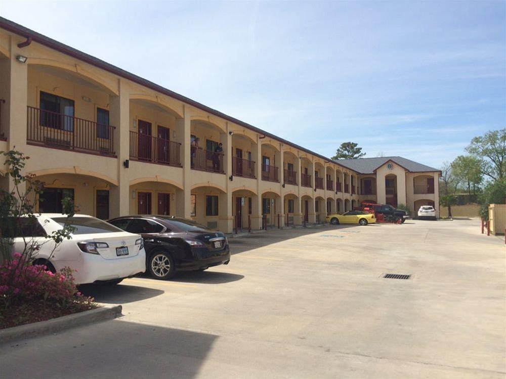 Woodland Inn and Suites - photo 11