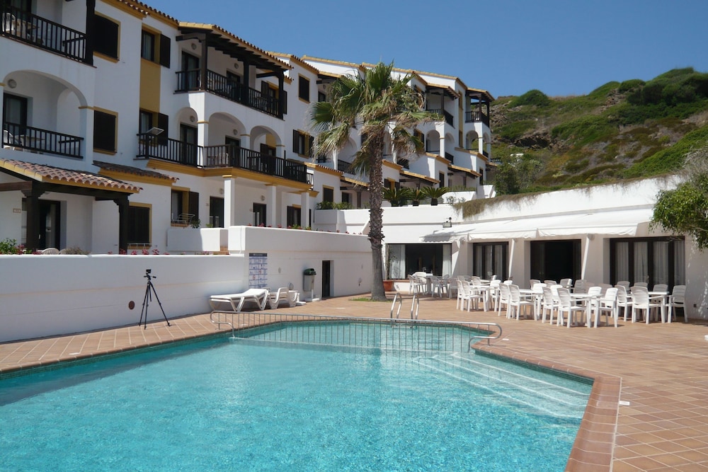 Calallonga Hotel Menorca — Mao