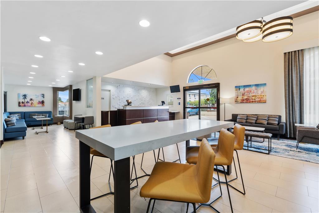 Best Western San Diego Miramar Hotel - photo 2
