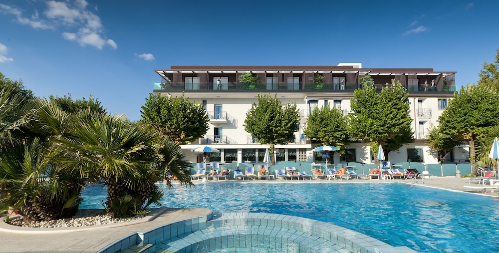Hotel Paris Resort - last minute hotel in Rimini