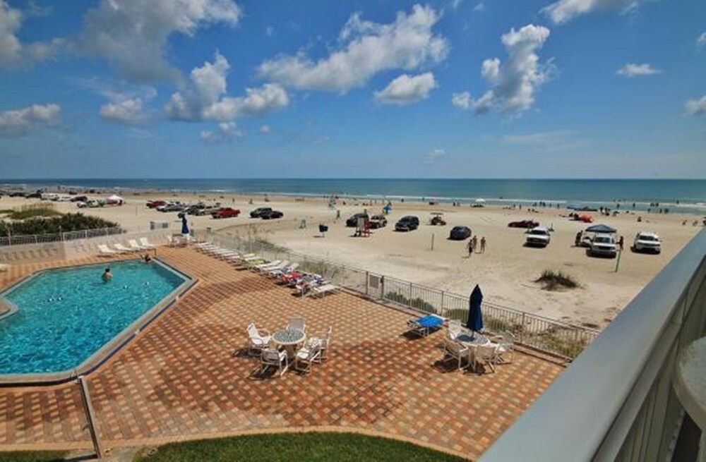 Coronado Towers - photo 9