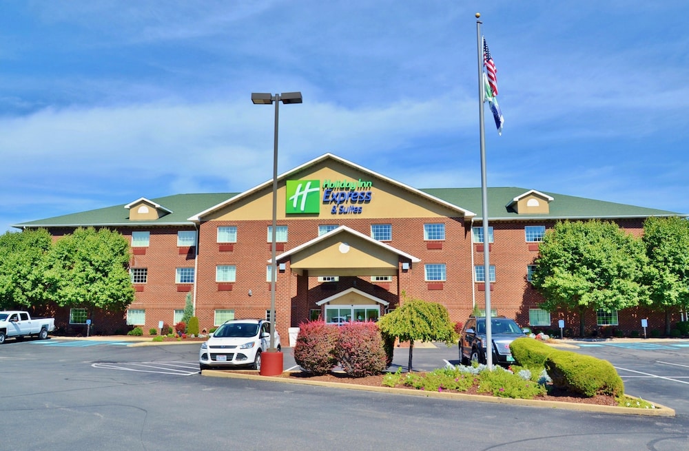 Holiday Inn Express & Suites Center Township by IHG - photo 35