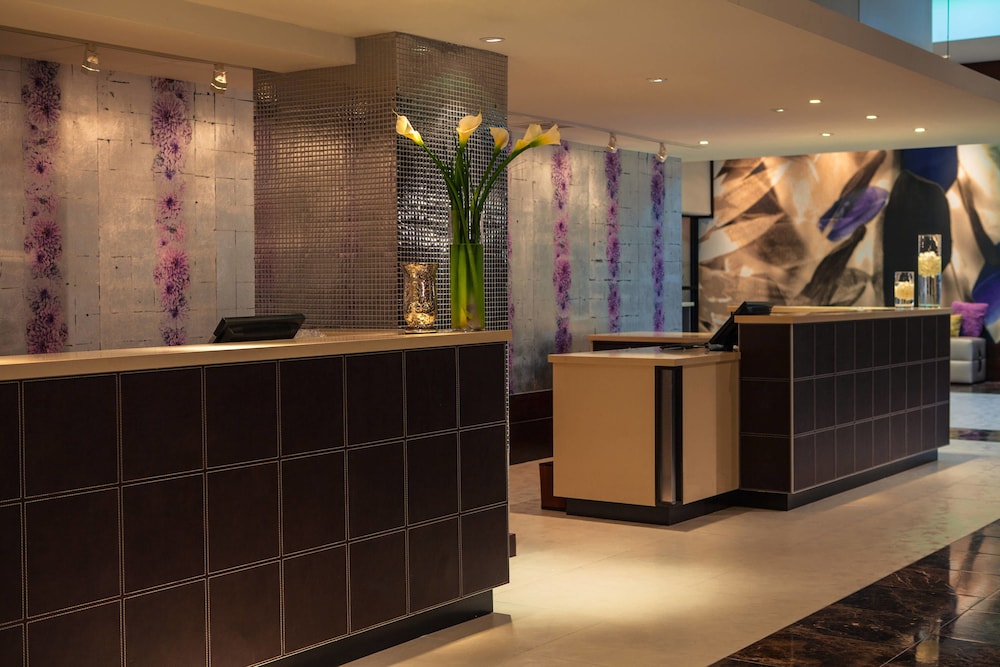 Renaissance Chicago North Shore Hotel — 4-Star Luxury Hotel in Northbrook, United States