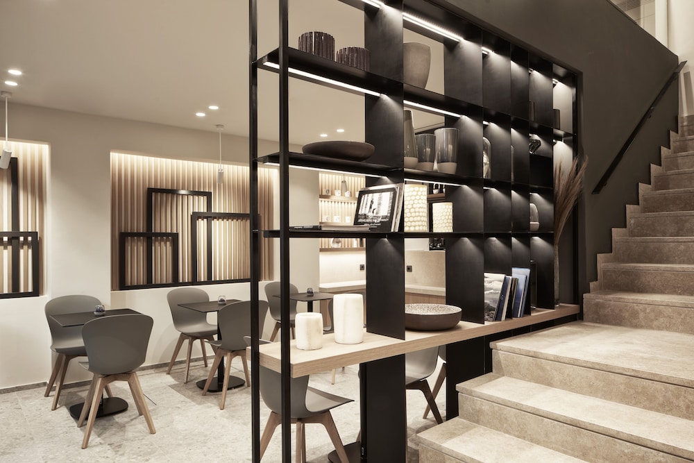 Urban Frame Hotel — Athens — photo 3