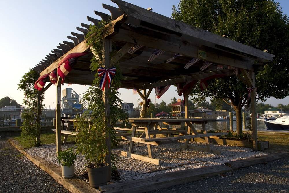 Knapps Narrows Marina & Inn - photo 8