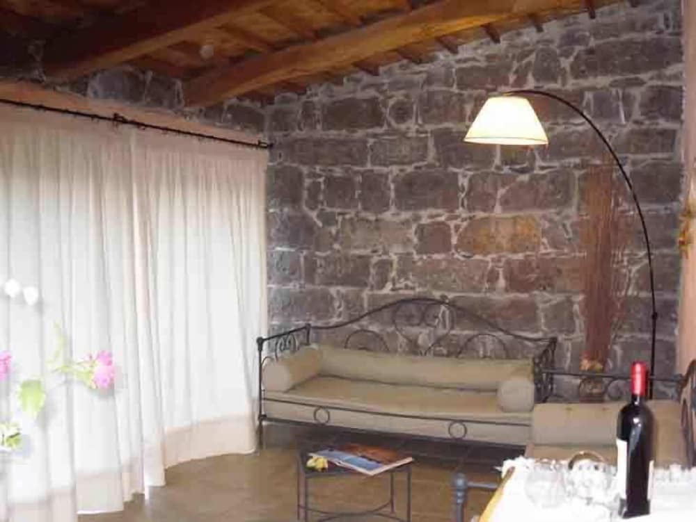 Mandra Edera - carbon neutral hotel in Abbasanta