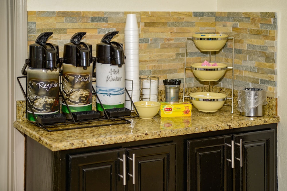 Quality Inn & Suites Tallahassee East I 10 - photo 4