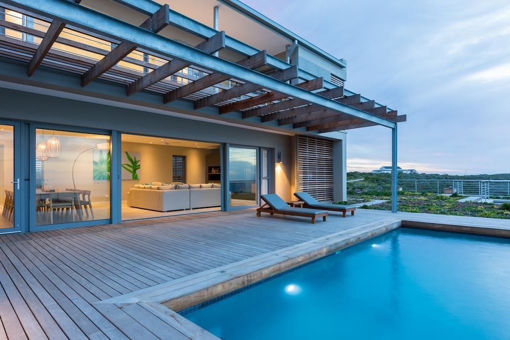 Roman's Villa — 5-Star Luxury Hotel in Cape Town, South Africa