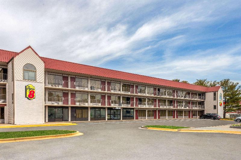 Super 8 By Wyndham Baltimore Northwest - photo 4