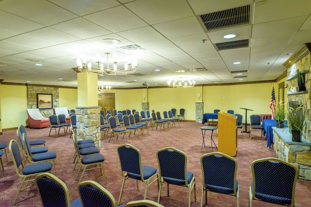 Exton Hotel and Conference Center - photo 18