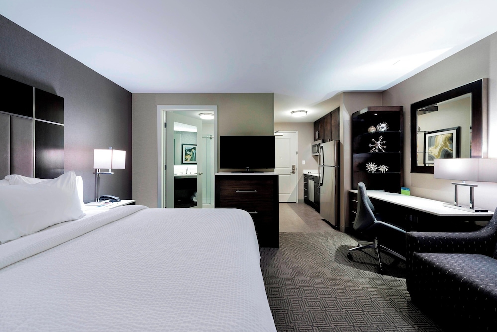 TownePlace Suites Boston Logan Airport Chelsea - photo 26