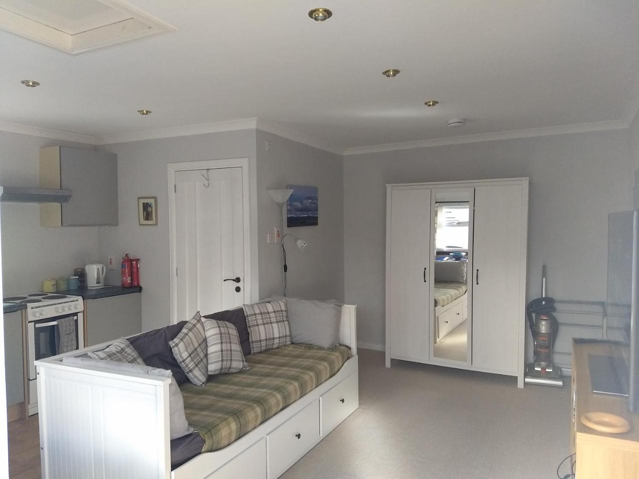 The Highland Studio Muir of Ord — 4-Star Luxury Hotel in Muir Of Ord, United Kingdom