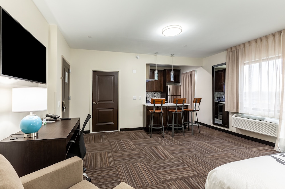 Van Wyck Hotel & Suites Near JFK Airport - photo 35