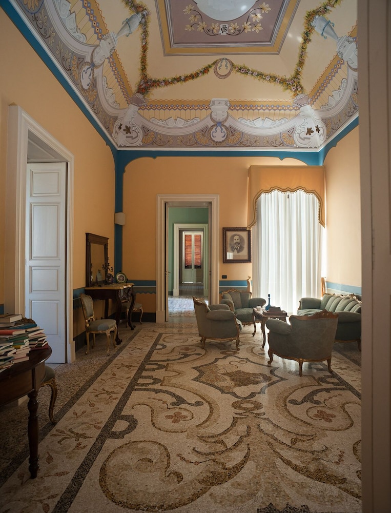 Palazzo Francesco Grassi — 4-Star Luxury Hotel in Aradeo, Italy