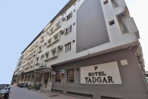 Hotel Yadgar Unmarried Couples Not Allowed — Surat