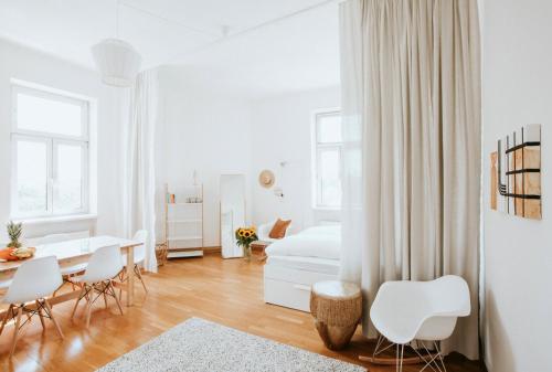 Central Design Apartment next to Belvedere Castle — 4-Star Luxury Hotel in Vienna, Austria