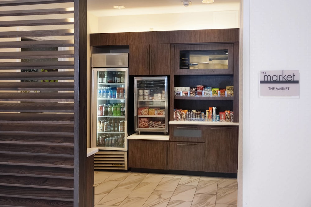 SpringHill Suites by Marriott Convention Center I drive - photo 18