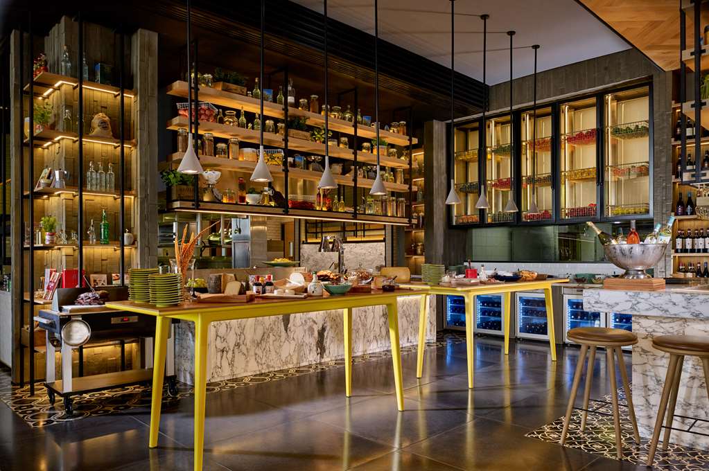 מזון ומשקאות