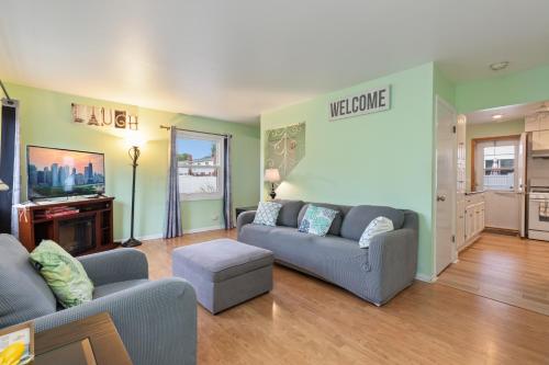 The Ultimate Escape. Unpack Relax Enjoy Sleeps14 — hotel in Elmhurst