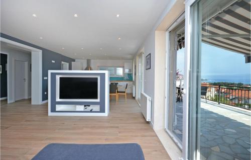 Gorgeous Home In Split — Split — photo 2