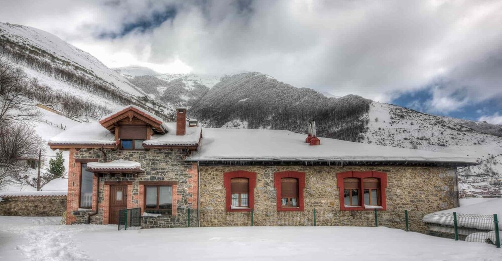 Posada Real Pajares 10966625 — Pola De Lena
