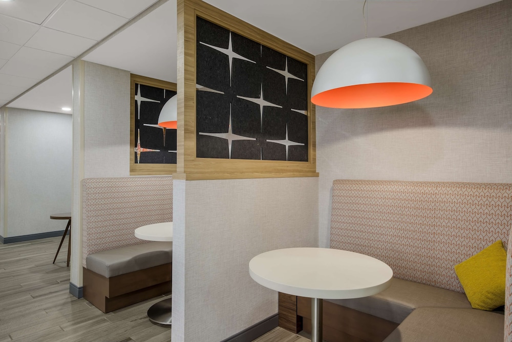 Hampton Inn Linden - photo 27
