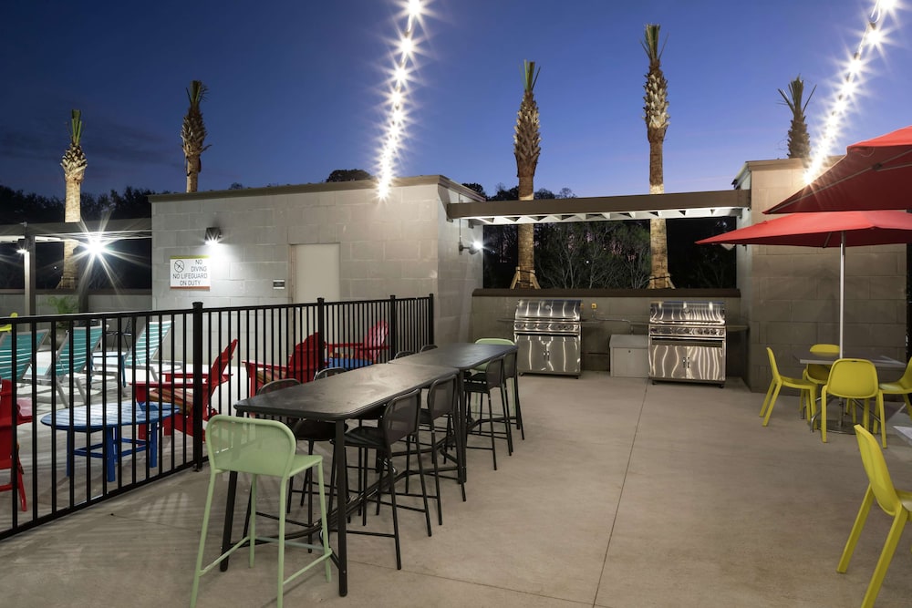 Home2 Suites by Hilton Jacksonville Airport - photo 44