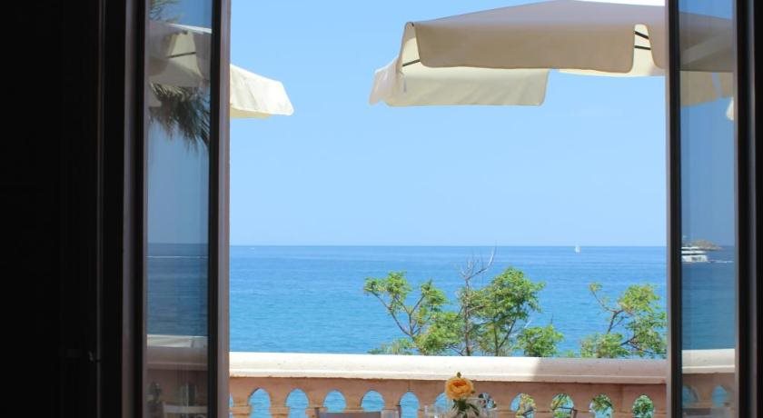 B&B Villa Raineri — 4-Star Luxury Hotel in Giardini-Naxos, Italy