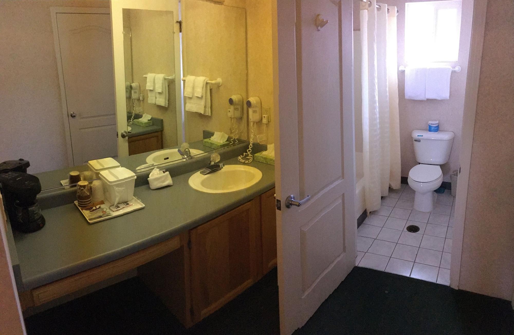 Garden Inn and Suites Fresno - photo 21