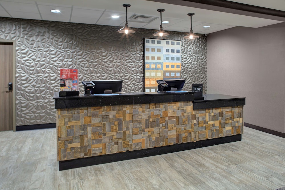 Hampton Inn & Suites Columbus Scioto Downs - photo 4