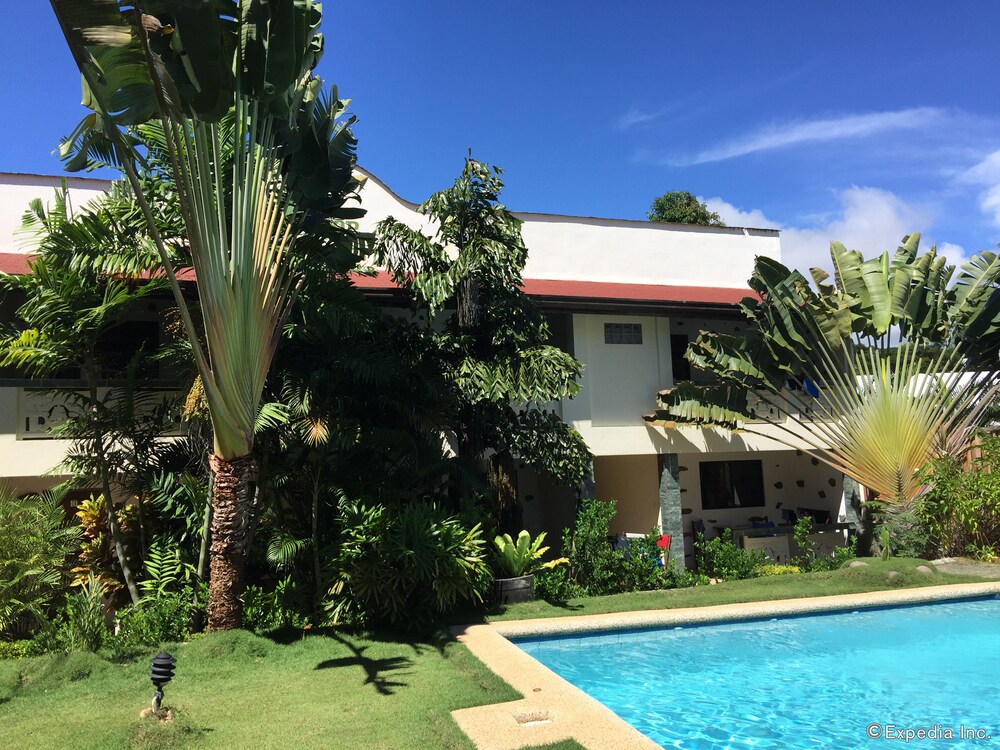 TipTop Hotel Resto and Delishop — hotel in Panglao
