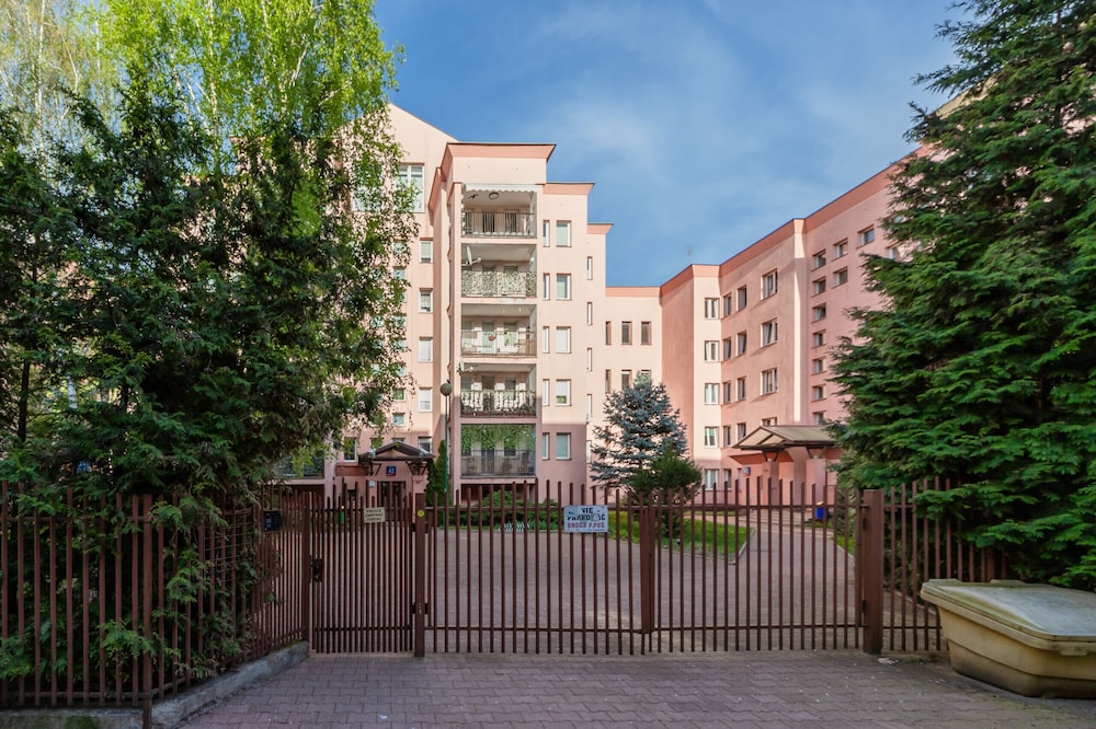 Okopowa Rodzinny Apartament z Balkonem Warszawa by Noclegi Renters — 4-Star Luxury Hotel in Warsaw, Poland