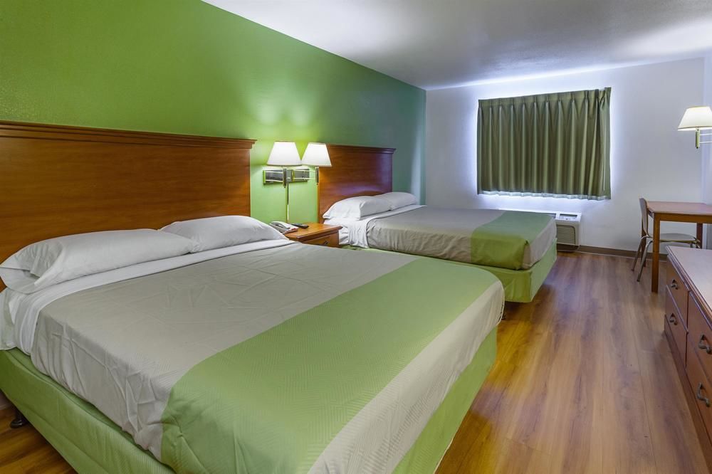 Motel 6 - photo 27