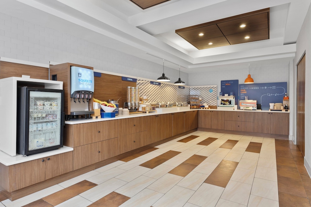 Holiday Inn Express Hotel & Suites West Coxsackie by IHG - photo 40
