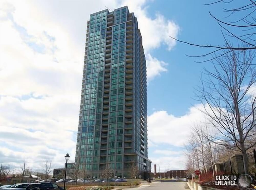 WhiteHall Suites Mississauga — 4-Star Luxury Hotel in Mississauga, Canada