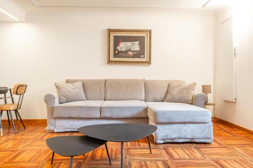 Trastevere San Calisto 3 BDR Apartment — 4-Star Luxury Hotel in Rome, Italy