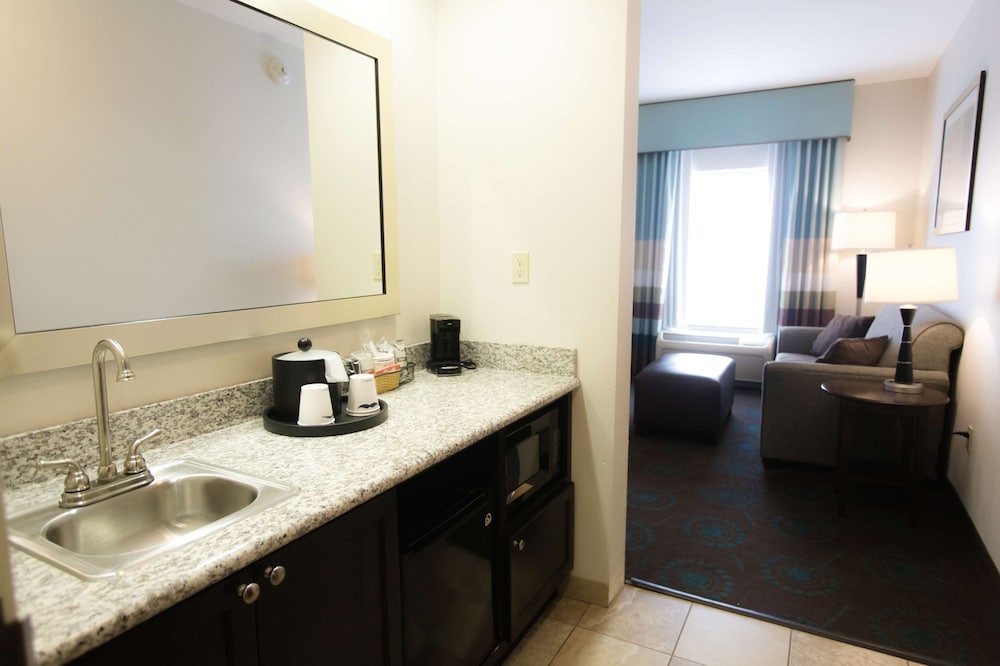 Hampton Inn & Suites Middlebury - photo 15