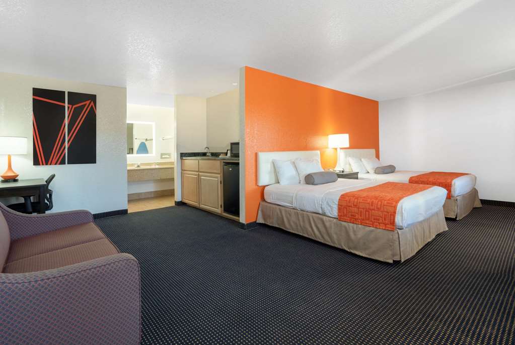 Howard Johnson by Wyndham Holbrook - photo 17