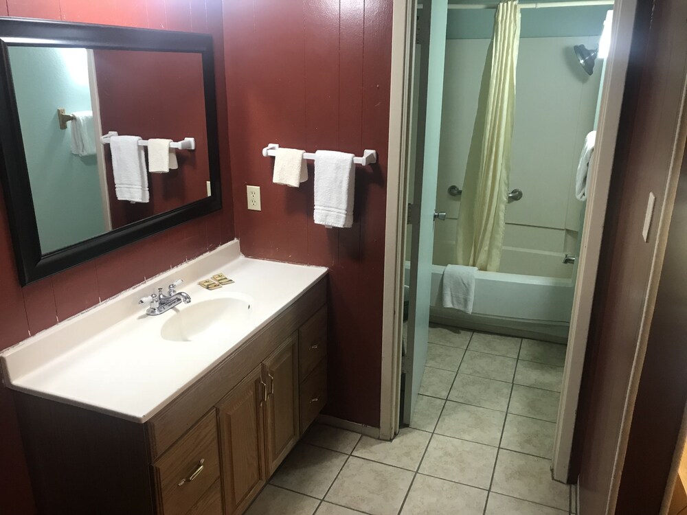 Western Inn Roswell - photo 15
